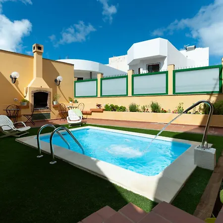 The Yellow House - Climatized Pool - Solarium Rooftop