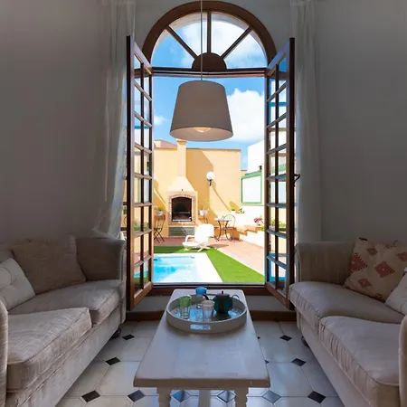 The Yellow House - Climatized Pool - Solarium Rooftop Гальдар