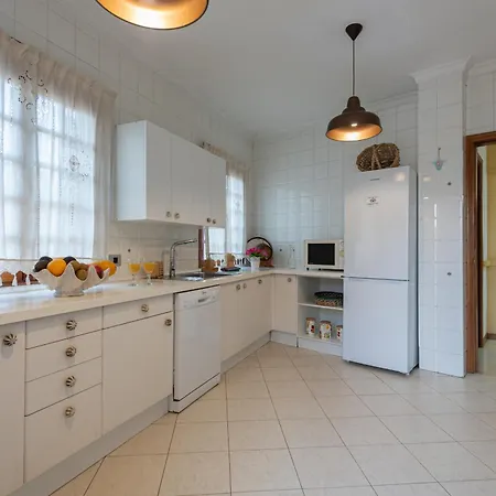 The Yellow House - Climatized Pool - Solarium Rooftop Вилла *