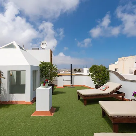 The Yellow House - Climatized Pool - Solarium Rooftop Гальдар